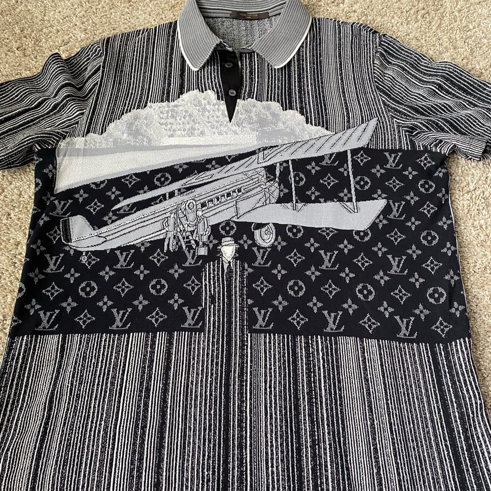 Louis Vuitton logo shirt
